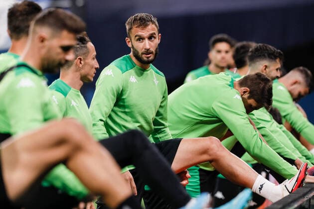 Zenit V Betis: Play-off - UEFA Europa League German Pezzella (C) of Real Betis during training session on the eve of the UEFA Europa League play-off first leg match between Zenit St. Petersburg and Real Betis on February 16, 2022 at Gazprom Arena in Saint Petersburg, Russia. Saint Petersburg Russia  Copyright: xMikexKireevx originalFilename:kireev-zenitvbe220216_npK4x.jpg