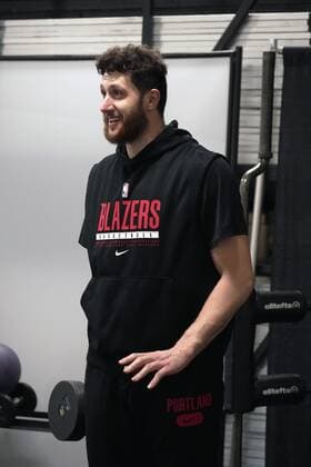 Jusuf Nurkic of the Portland Trailblazers warms up before the first half of the NBA, Basketball Herren, USA game against the Memphis Grizzlies at the FedEx Forum in Memphis, Tennessee, USA, 16 February 2022. Portland Trailblazers at Memphis Grizzlies !ACHTUNG: NUR REDAKTIONELLE NUTZUNG!  Copyright: xKARENxPULFERxFOCHTx AME6385 20220217-78c4357d2fab61c413445f2d45f6e306f36e1b34