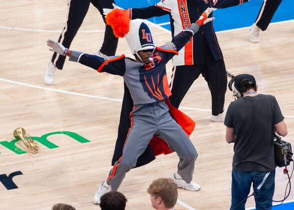 OKLAHOMA CITY, OK - FEBRUARY 16: Langston University Marching Band performing halftime of the Oklahoma City Thunder versus San Antonio Spurs on February 16, 2022, at the Paycom Center in Oklahoma City, Oklahoma. (Photo by Torrey Purvey Icon Sportswire) NBA, Basketball Herren, USA FEB 16 Spurs at Thunder Icon190721080976