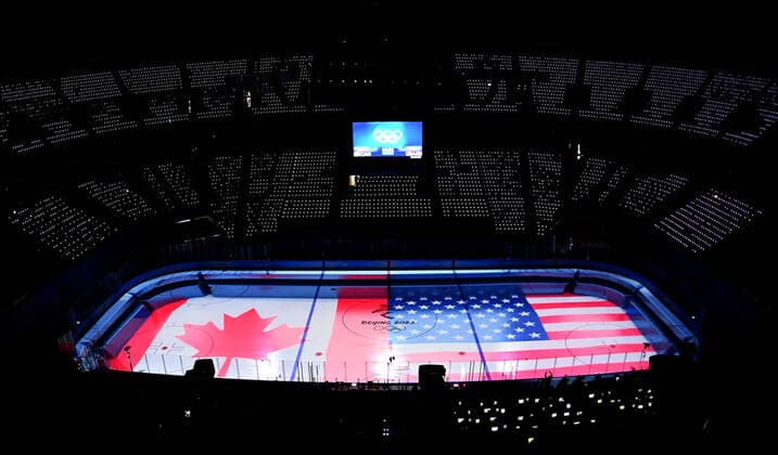 (220217) -- BEIJING, Feb. 17, 2022 -- National flags of Canada and the United States are illuminated during the lights show prior to the Ice hockey, Eishockey women s gold medal game of Beijing 2022 Winter Olympics between Canada and the United States at Wukesong Sports Centre in Beijing, capital of China, Feb. 17, 2022. ) (XHTP)(BEIJING2022)CHINA-BEIJING-OLYMPIC Winter games, Winterspiele,Spiele, Summer games ICE HOCKEY-WOMEN S GOLD MEDAL GAME-CAN VS USA (CN) LiuxXiao 