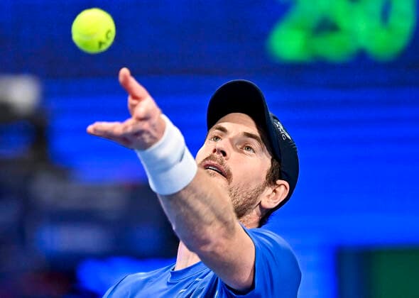 (220217) -- DOHA, Feb. 17, 2022 -- Andy Murray of Great Britain serves during the second round of ATP, Tennis Herren Qatar Open Tennis match against Roberto Bautista Agut of Spain International Tennis Complex in Doha, capital of Qatar, Feb. 16, 2022. (Photo by Xinhua) (SP)QATAR-DOHA Table tennis, Tischtennis ATP QATAR OPEN-SECOND ROUND Nikku 