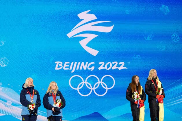 220217 Maja Dahlqvist and Jonna Sundling of Sweden and Katharina Hennig and Victoria Carl of Germany at the medal ceremony for women s cross-country skiing team sprint during day 13 of the 2022 Winter Olympics on February 17, 2022 in Zhangjiakou. Photo: Vegard Grott BILDBYRAN kod VG JM0291 bbeng Olympic Games, Olympische Spiele, Olympia, OS olympics winter olympics os ol olympiska spel vinter-os olympiske leker peking peking 2022 beijing 2022 beijing 2022 olympic games beijing 2022 winter olympic games peking-os beijing-ol vinter-ol medaljceremoni medaljeseremoni sprint teamsprint sverige tyskland Copyright: VEGARDxGRoTT BB220217VG002