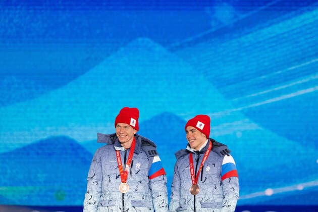 220217 Alexander Bolshunov and Alexander Terentev ROC (Russia) with their bronze medals at the medal ceremony for men s cross-country skiing team sprint during day 13 of the 2022 Winter Olympics on February 17, 2022 in Zhangjiakou. Photo: Vegard Grott BILDBYRAN kod VG JM0291 bbeng Olympic Games, Olympische Spiele, Olympia, OS olympics winter olympics os ol olympiska spel vinter-os olympiske leker peking peking 2022 beijing 2022 beijing 2022 olympic games beijing 2022 winter olympic games peking-os beijing-ol vinter-ol medaljceremoni medaljeseremoni jubel ryssland brons bronze Copyright: VEGARDxGRoTT BB220217VG029