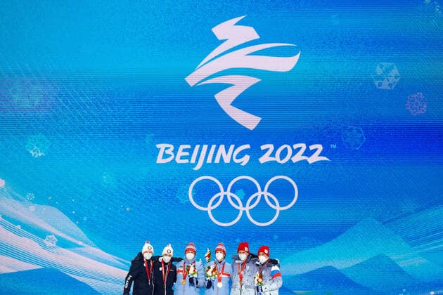 220217 Iivo Niskanen and Joni Mäki of Finland, Erik Valnes and Johannes Hosflot Klaebo of Norway and Alexander Bolshunov and Alexander Terentev ROC (Russia) at the medal ceremony for men s cross-country skiing team sprint during day 13 of the 2022 Winter Olympics on February 17, 2022 in Zhangjiakou. Photo: Vegard Grott BILDBYRAN kod VG JM0291 bbeng Olympic Games, Olympische Spiele, Olympia, OS olympics winter olympics os ol olympiska spel vinter-os olympiske leker peking peking 2022 beijing 2022 beijing 2022 olympic games beijing 2022 winter olympic games peking-os beijing-ol vinter-ol medaljceremoni medaljeseremoni finland jubel norge ryssland Copyright: VEGARDxGRoTT BB220217VG031