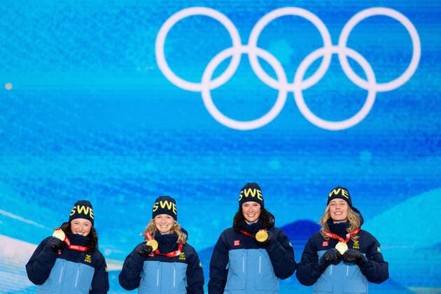 220217 Linn Persson, Mona Brorsson, Hanna Öberg and Elvira Öberg of Sweden with their gold medals at the medal ceremony for women s biathlon 4 x 6 km relay during day 13 of the 2022 Winter Olympics on February 17, 2022 in Zhangjiakou. Photo: Vegard Grott BILDBYRAN kod VG JM0291 bbeng Olympic Games, Olympische Spiele, Olympia, OS olympics winter olympics os ol olympiska spel vinter-os olympiske leker peking peking 2022 beijing 2022 beijing 2022 olympic games beijing 2022 winter olympic games peking-os beijing-ol vinter-ol medaljceremoni medaljeseremoni skidskytte stafett jubel sverige guld gold medalj Copyright: VEGARDxGRoTT BB220217VG043