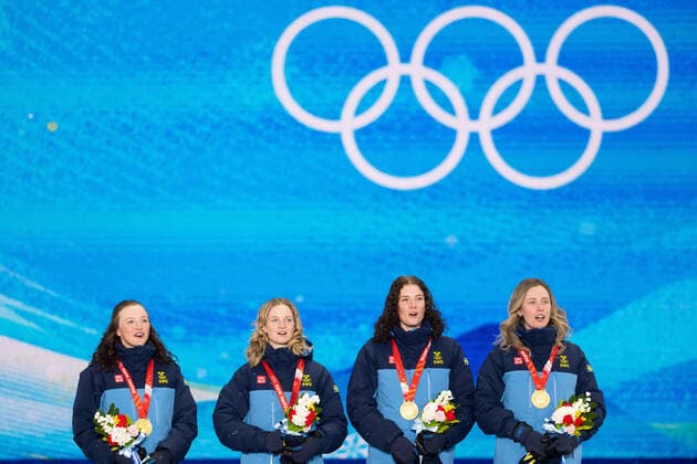 220217 Linn Persson, Mona Brorsson, Hanna Öberg and Elvira Öberg of Sweden with their gold medals at the medal ceremony for women s biathlon 4 x 6 km relay during day 13 of the 2022 Winter Olympics on February 17, 2022 in Zhangjiakou. Photo: Vegard Grott BILDBYRAN kod VG JM0291 bbeng Olympic Games, Olympische Spiele, Olympia, OS olympics winter olympics os ol olympiska spel vinter-os olympiske leker peking peking 2022 beijing 2022 beijing 2022 olympic games beijing 2022 winter olympic games peking-os beijing-ol vinter-ol medaljceremoni medaljeseremoni skidskytte stafett jubel sverige guld gold medalj Copyright: VEGARDxGRoTT BB220217VG048