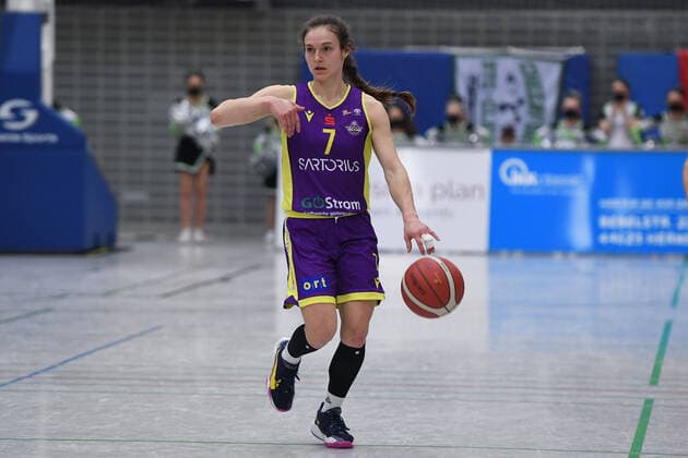 Basketball Damen 1. Bundesliga 21. Spieltag Herner TC - medical instinct Veilchen BG74 am 16.02.2022 im Sportpark Wanne-Eickel in Herne Jennifer Crowder ( Göttingen ) xRx