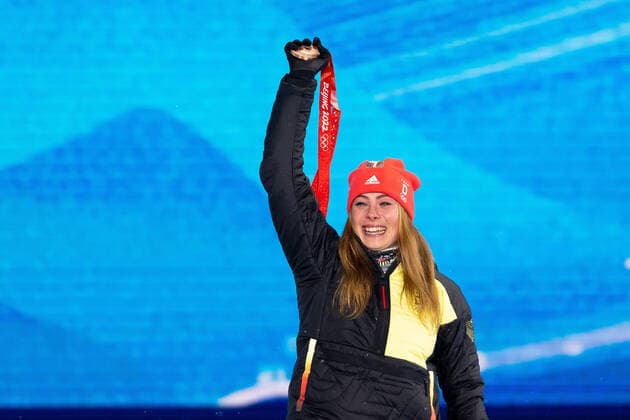 Sport Bilder des Tages 220217 Daniela Maier of Germany celebrates with her bronze medal at the medal ceremony for women s ski cross during day 13 of the 2022 Winter Olympics on February 17, 2022 in Zhangjiakou. Photo: Vegard Grott BILDBYRAN kod VG JM0291 bbeng Olympic Games, Olympische Spiele, Olympia, OS olympics winter olympics os ol olympiska spel vinter-os olympiske leker peking peking 2022 beijing 2022 beijing 2022 olympic games beijing 2022 winter olympic games peking-os beijing-ol vinter-ol medaljceremoni medaljeseremoni skicross tyskland brons bronze medalj medal *** 220217 Daniela Maier of Germany celebrates with her bronze medal at the medal ceremony for women s ski cross during day 13 of the 2022 Winter Olympics on February 17, 2022 in Zhangjiakou Photo Vegard Grott BILDBYRAN kod VG JM0291 bbeng olympic games olympics winter olympics os ol olympiska games winter os olympics peking peking Beijing 2022 beijing 2022 beijing 2022 olympic games beijing 2022 winter olympic games beijing os beijing ol winter ol medal ceremony medal ceremony skicross germany bronze bronze medal,  Copyright: VEGARDxGRoTT BB220217VG068