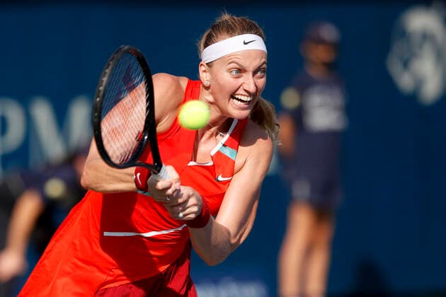 Sport Bilder des Tages Petra Kvitova (CZE) Tennis - Dubai Tennis Championships 2022 - WTA, Tennis Damen - Dubai Duty Free Tennis Stadium - Dubai - - United Arab Emirates - 17 February 2022. Copyright: xJuergenxHasenkopfx
