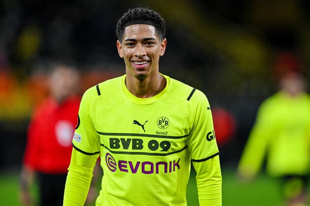 Europa League, Play-Off: Borussia Dortmund - Glasgow Rangers 17.02.2022 im Signal-Iduna-Park in Dortmund. Dortmund s Jude Bellingham Lachen, Freude, Copyright: xChristopherxNeundorfx