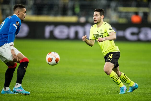 UEFA Europa League, Borussia Dortmund - Rangers FC; 17.02.2022 James Tavernier (Rangers FC, 2), Raphael Guerreiro (Borussia Dortmund, 13) UEFA Europa League, Borussia Dortmund - Rangers FC, Dortmund, SIGNAL IDUNA PARK REGULATIONS PROHIBIT ANY USE OF PHOTOGRAPHS AS IMAGE SEQUENCES AND OR QUASI-VIDEO. Copyright: xBEAUTIFULxSPORTS Wunderlx