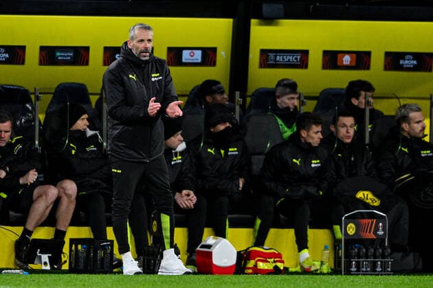 Europa League, Play-Off: Borussia Dortmund - Glasgow Rangers 17.02.2022 im Signal-Iduna-Park in Dortmund. Dortmund s Chef Trainer Marco Rose an der Seitenlinie, gibt Anweisungen, gibt Tips, Copyright: xDavidxInderliedx