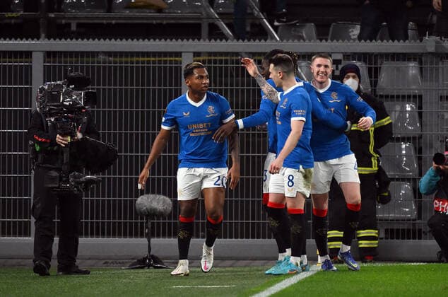 17.02.2022, xjhx, Fussball UEFA Europa League , Borussia Dortmund - Glasgow Rangers emspor, v.l. Alfredo Morelos (Glasgow Rangers) celebrate the goal, Der Torjubel zum 0:2 (DFL DFB REGULATIONS PROHIBIT ANY USE OF PHOTOGRAPHS as IMAGE SEQUENCES and or QUASI-VIDEO) Dortmund