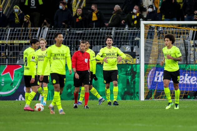 17.02.2022, Fussball, Saison 2021 2022, UEFA Europa League, Play-Offs, Borussia Dortmund - Glasgow Rangers, Mats Hummels (Borussia Dortmund) Foto: Dennis Ewert RHR-FOTO Dortmund Signal Iduna Park NRW Deutschland xRHR-FOTO DEx