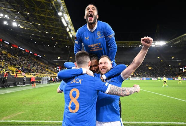 17.02.2022, xjhx, Fussball UEFA Europa League , Borussia Dortmund - Glasgow Rangers emspor, v.l. John Lundstram (Glasgow Rangers) celebrate the goal, Der Torjubel zum 0:3 (DFL DFB REGULATIONS PROHIBIT ANY USE OF PHOTOGRAPHS as IMAGE SEQUENCES and or QUASI-VIDEO) Dortmund