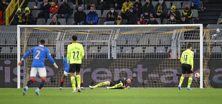 17.02.2022, Fussball UEFA Europa League 2021 2022, Play-Off, Borussia Dortmund - Glasgow Rangers, im Signal-Iduna-Park Dortmund. Tor zum 0:3