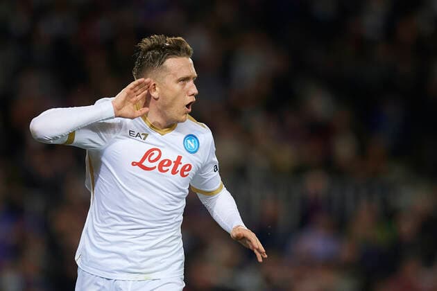 FC Barcelona, Barca v SSC Napoli: Knockout Round Play-Off Leg One - UEFA Europa League Piotr Zielinski of Napoli celebrates after scoring his sides first goal during the UEFA Europa League Knockout Round Play-Off Leg One match between FC Barcelona and SSC Napoli at Camp Nou on February 17, 2022 in Barcelona, Spain. Barcelona Spain  Copyright: xJosexBretonx originalFilename:breton-fcbarcel220217_npz91.jpg