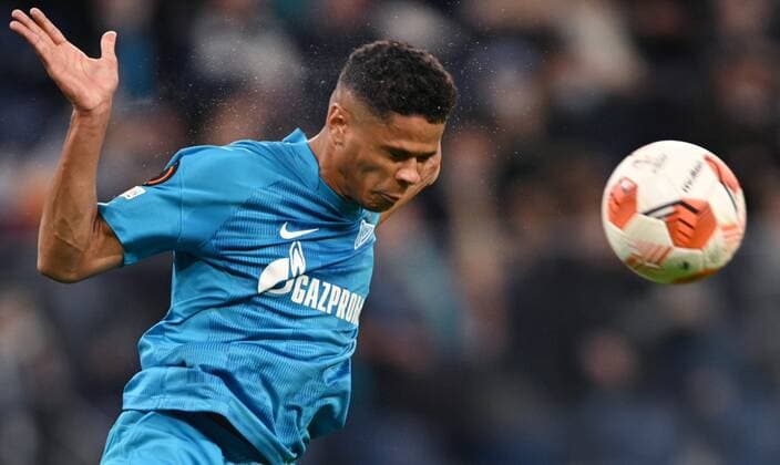Russia Soccer Europa League Zenit - Betis 8118815 17.02.2022 Zenit?s Douglas Santos is seen during the Europa League soccer match between Zenit St.Petersburg and Real Betis Seville, at the Gazprom Arena stadium, in St.Petersburg, Russia. Alexei Danichev Sputnik Moscow Russia  Copyright: xAlexeixDanichevx