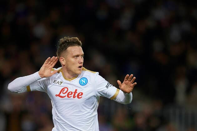 FC Barcelona, Barca v SSC Napoli: Knockout Round Play-Off Leg One - UEFA Europa League Piotr Zielinski of Napoli celebrates after scoring his sides first goal during the UEFA Europa League Knockout Round Play-Off Leg One match between FC Barcelona and SSC Napoli at Camp Nou on February 17, 2022 in Barcelona, Spain. Barcelona Spain  Copyright: xJosexBretonx originalFilename:breton-fcbarcel220217_npqqg.jpg