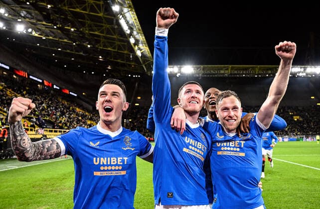 17.02.2022, xjhx, Fussball UEFA Europa League , Borussia Dortmund - Glasgow Rangers emspor, v.l. John Lundstram (Glasgow Rangers) celebrate the goal, Der Torjubel zum 0:3 (DFL DFB REGULATIONS PROHIBIT ANY USE OF PHOTOGRAPHS as IMAGE SEQUENCES and or QUASI-VIDEO) Dortmund