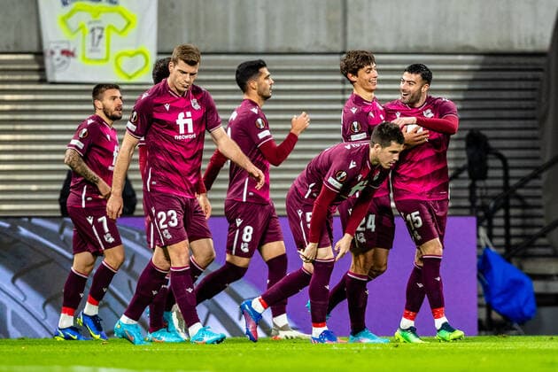 FB-EL RB Leipzig - Real Sociedad Robin Le Normand (Real Sociedad) jubelt nach dem Treffer zum 0:1 waehrend der KO Runden-Play-Off - Saison 2021-2022 in der Europa League (Herren) zwischen RB Leipzig und Real Sociedad San Sebastian in der Red Bull Arena am 17. February 2022 in Leipzig, Sachsen, Deutschland