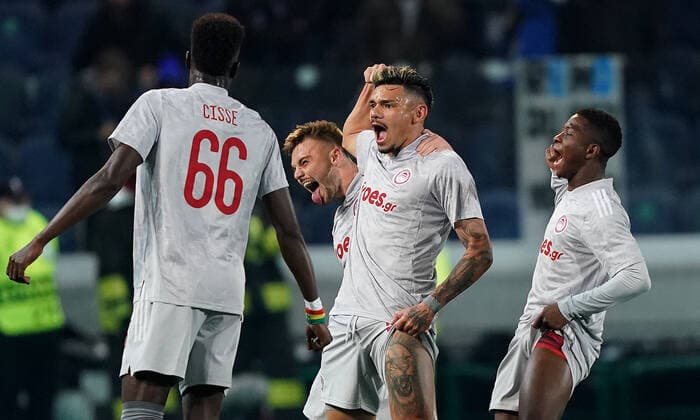 Sport Bilder des Tages Photo Spada LaPresse February 17 , 2022 - Bergamo ,Italy Soccer Atalanta vs Olympiacos - Europa League 2021 2022 In the photo : Soares (Olympiacos ) celebrates after scoring 0-1  Copyright: xSpada LaPressex