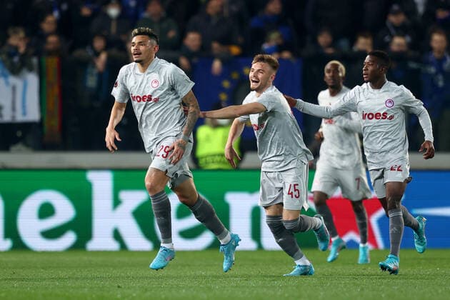 February 17, 2022, BERGAMO, Italia: Olympiacos Tiquinho Soares celebrates after goal 0-1 during UEFA Europa League playoff soccer match Atalanta BC vs Olympiacos Piraeus at the Gewiss Stadium in Bergamo, Italy, 17 February 2022..ANSA PAOLO MAGNI BERGAMO Italia - ZUMAa110 20220217_zaf_a110_036 Copyright: xPaoloxMagnix