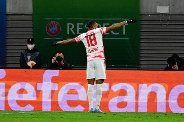 Torjubel zum 1:1 durch Christopher Nkunku 18 (Leipzig), RB Leipzig vs. Real Sociedad, Europa League, PLayoff Hinspiel, 17.02.2022