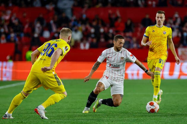 February 17, 2022, Seville, Seville, Spain: Papu Gomez of Sevilla CF in action during the UEFA Europa League match between Sevilla FC and GNK Dinamo Zagreb at Ramon Sanchez Pizjuan on Febraury 17, 2022 in Seville, Spain. Seville Spain - ZUMAd159 0151220436st Copyright: xJosexLuisxContrerasx