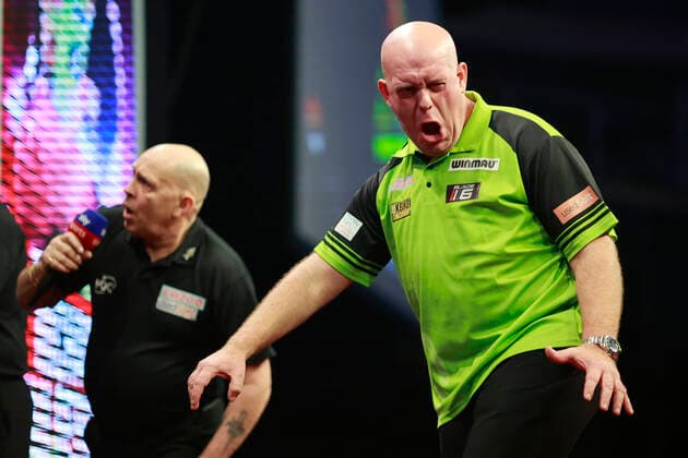 Bilder des Jahres 2022, Sport 02 Februar Sport Themen der Woche KW 07 Sport Bilder des Tages 17th February 2022; SSE Arena, Belfast, Northern Ireland; PDC Premier Darts League, Belfast: Michael "Mighty Mike" van Gerwen celebrates a leg win against Joe Cullen  ActionPlus12364902 GrahamxService