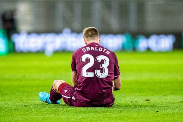 FB-EL RB Leipzig - Real Sociedad Alexander Sorloth (Real Sociedad) am Boden waehrend der KO Runden-Play-Off - Saison 2021-2022 in der Europa League (Herren) zwischen RB Leipzig und Real Sociedad San Sebastian in der Red Bull Arena am 17. February 2022 in Leipzig, Sachsen, Deutschland