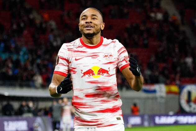 Leipzig, Deutschland 17. Februar 2022: Europa League - 2021 2022 - RB Leipzig vs. San Sebastian Christopher Nkunku (RB Leipzig) freut sich nach dem Treffer zum 1:1 Red Bull Stadion Sachsen Copyright: xFotostandx xMatybax