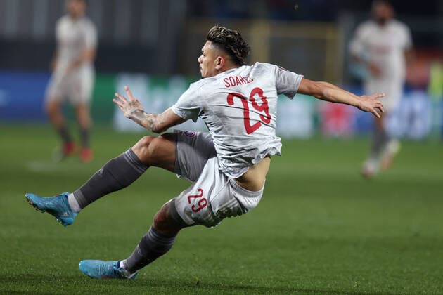 Mandatory Credit: Photo by Francesco Scaccianoce LiveMedia Shutterstock (12811868c) Tiquinho Soares (Olympiacos FC) scores his side s first goal of the match football Europa League match Atalanta BC vs Olympiakos, Gewiss Stadium, Bergamo, Italy - 17 Feb 2022 football Europa League match Atalanta BC vs Olympiakos, Gewiss Stadium, Bergamo, Italy - 17 Feb 2022  Copyright: xFrancescoxScaccianoce LiveMedia Shutterstockx 12811868c