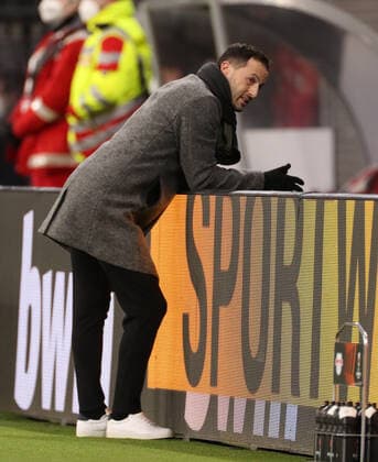 RB Leipzig - San Sebastian 17.02.2022 Leipzig, 17.02.2022, Red Bull Arena, Fussball, UEFA EURO, EM, Europameisterschaft,Fussball League, Ko Runde PlayOff, Hinspiel , RB Leipzig vs. Real Sociedad San Sebastian , Im Bild; Trainer Domenico Tedesco, RB Leipzig. , UEFA regulations prohibit any use of photographs as image sequences and or quasi-video.