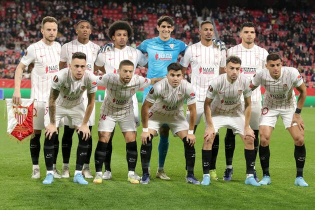 Sevilla FC v Dinamo Zagreb: Knockout Round Play-Offs Leg One - UEFA Europa League Sevilla FC players pose for a team photo prior the UEFA Europa League Knockout Round Play-Offs Leg One match between Sevilla FC and Dinamo Zagreb at Estadio Ramon Sanchez Pizjuan on February 17, 2022 in Seville, Spain. GoranxStanzl PIXSELL