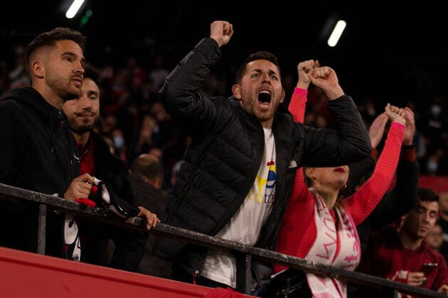 Sevilla FC v Dinamo Zagreb, UEFA Europa League, Seville, Spain Seville, Spain. 17h, February 2022. Football fans of Sevilla FC seen on the stands during the UEFA Europa League match between Sevilla FC and Dinamo Zagreb at Estadio Ramon Sanchez Pizjuan in Seville. Sevilla Spain  Copyright: xGonzalesxPhoto MarioxDiazxRaserox