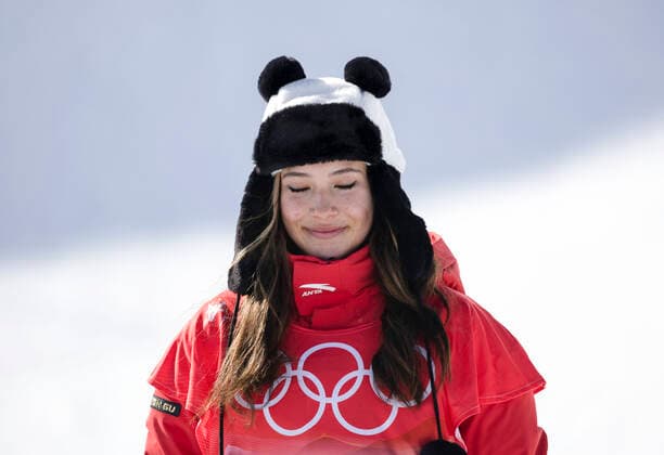 (220218) -- ZHANGJIAKOU, Feb. 18, 2022 -- Chinese athlete Gu Ailing reacts after the freestyle skiing women s freeski halfpipe final of Beijing 2022 Winter Olympics at Genting Snow Park in Zhangjiakou, north China s Hebei Province, Feb. 18, 2022. ) (BEIJING2022)CHINA-ZHANGJIAKOU-OLYMPIC Winter games, Winterspiele,Spiele, Summer games FREESTYLE SKIING-WOMEN S FREESKI HALFPIPE-FINAL (CN) FeixMaohua 