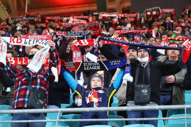 RB Leipzig - San Sebastian 17.02.2022 Leipzig, 17.02.2022, Red Bull Arena, Fussball, UEFA Europa League, Play Off Runde , RB Leipzig (GER) vs. Real Sociedad San Sebastian (ESP) 2:2 (1:1) , Im Bild: Fans von RB Leipzig , UEFA regulations prohibit any use of photographs as image sequences and or quasi-video ,
