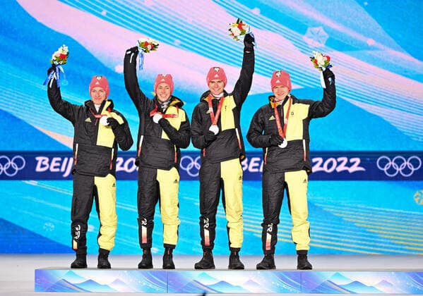 (220218) -- ZHANGJIAKOU, Feb. 18, 2022 -- Silver medalists of Germany pose during the awarding ceremony of nordic combined team gundersen large hill 4x5km at Zhangjiakou Medals Plaza of the Winter Olympics in Zhangjiakou, north China s Hebei Province, Feb. 18, 2022. ) (BEIJING2022)CHINA-ZHANGJIAKOU-OLYMPIC Winter games, Winterspiele,Spiele, Summer games AWARDING CEREMONY-NORDIC COMBINED (CN) ZhuxZheng 