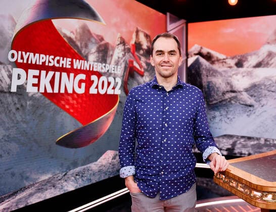 Olympische Winterspiele, ARD-Gast Michael >> Michi << Greis Experte im Olympia-Studio der ARD Ex-Biathlet Michael Greis als Gast im ARD-Olympia-Studio Mainz Mainz Rheinland-Pfalz Deutschland NBC (National Broadcasting Center) von ARD ZDF *** Olympic Winter Games, ARD guest Michael Michi Greis expert in the ARD Olympia Studio Ex biathlete Michael Greis as guest in the ARD Olympia Studio Mainz Mainz Rhineland Palatinate Germany NBC National Broadcasting Center of ARD ZDF