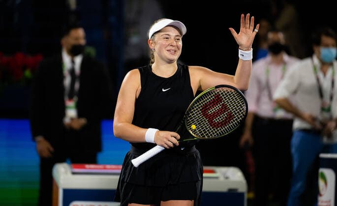 February 18, 2022, DUBAI, UNITED ARAB EMIRATES: Jelena Ostapenko of Latvia celebrates winning the semi-final of the 2022 Dubai Duty Free Tennis Championships WTA, Tennis Damen 1000 tennis tournament against Simona Halep of Romania DUBAI UNITED ARAB EMIRATES - ZUMAa181 20220218_zaa_a181_018 Copyright: xRobxPrangex