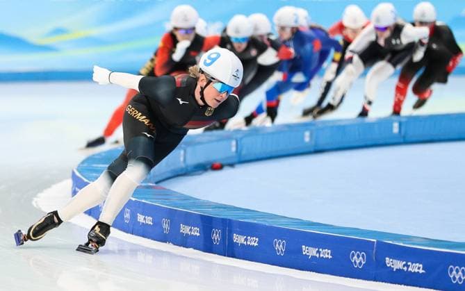 BEIJING, CHINA - FEBRUARY 19, 2022: Claudia Pechstein (front) of Germany competes in a women s Speed skating, Eisschnelllauf mass start semifinal at the 2022 Winter Olympic Games, Olympische Spiele, Olympia, OS at the National Speed Skating Oval. Sergei Bobylev TASS  TS1243AB