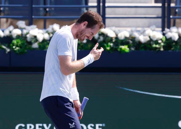 Andy Murray amuesiert sich beim Training, Freude,Spass, Copyright: xJuergenxHasenkopfx