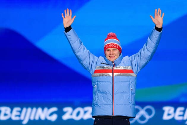 220219 Havard Holmefjord Lorentzen of Norway celebrates at the medal ceremony for men s Speed skating, Eisschnelllauf 1000 meter during day 15 of the 2022 Winter Olympics on February 19, 2022 in Beijing. Photo: Mathias Bergeld BILDBYRAN kod MB MB0346 skridskor speed skating Olympic Games, Olympische Spiele, Olympia, OS olympics winter olympics os ol olympiska spel vinter-os olympiske leker peking peking 2022 beijing 2022 beijing 2022 olympic games beijing 2022 winter olympic games peking-os beijing-ol vinter-ol 15 bbeng medaljceremoni medal ceremony norge norway celebration jubel brons Copyright: MATHIASxBERGELD BB220219MB034