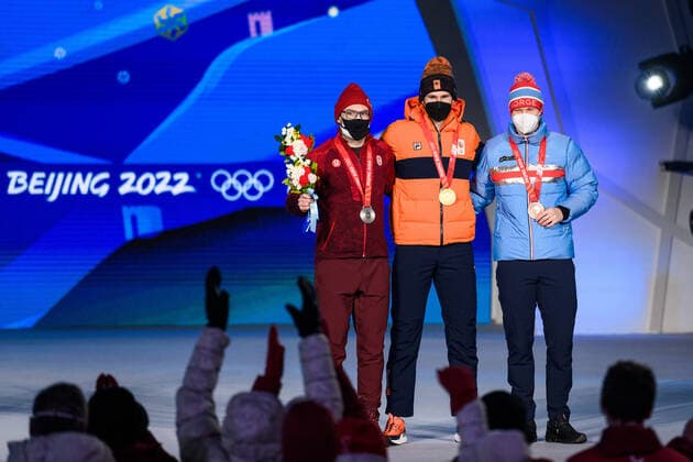 220219 Laurent Dubreuil of Canada, Thomas Krol of Netherlands and Havard Holmefjord Lorentzen of Norway celebrates at the medal ceremony for men s Speed skating, Eisschnelllauf 1000 meter during day 15 of the 2022 Winter Olympics on February 19, 2022 in Beijing. Photo: Mathias Bergeld BILDBYRAN kod MB MB0346 skridskor speed skating Olympic Games, Olympische Spiele, Olympia, OS olympics winter olympics os ol olympiska spel vinter-os olympiske leker peking peking 2022 beijing 2022 beijing 2022 olympic games beijing 2022 winter olympic games peking-os beijing-ol vinter-ol 15 bbeng medaljceremoni medal ceremony celebration jubel norge norway brons Copyright: MATHIASxBERGELD BB220219MB037