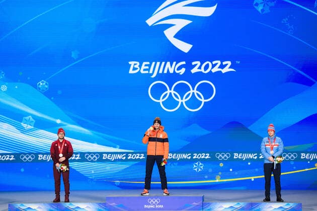 220219 Laurent Dubreuil of Canada, Thomas Krol of Netherlands and Havard Holmefjord Lorentzen of Norway at the medal ceremony for men s Speed skating, Eisschnelllauf 1000 meter during day 15 of the 2022 Winter Olympics on February 19, 2022 in Beijing. Photo: Mathias Bergeld BILDBYRAN kod MB MB0346 skridskor speed skating Olympic Games, Olympische Spiele, Olympia, OS olympics winter olympics os ol olympiska spel vinter-os olympiske leker peking peking 2022 beijing 2022 beijing 2022 olympic games beijing 2022 winter olympic games peking-os beijing-ol vinter-ol 15 bbeng medaljceremoni medal ceremony norge norway Copyright: MATHIASxBERGELD BB220219MB038