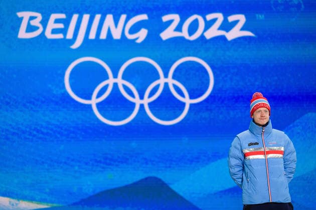 220219 Johannes Thingnes Bo of Norway at the medal ceremony for men?s biathlon 15 km mass start during day 15 of the 2022 Winter Olympics on February 19, 2022 in Zhangjiakou. Photo: Vegard Grott BILDBYRAN kod VG VG0246 bbeng Olympic Games, Olympische Spiele, Olympia, OS olympics winter olympics os ol olympiska spel vinter-os olympiske leker peking peking 2022 beijing 2022 beijing 2022 olympic games beijing 2022 winter olympic games peking-os beijing-ol vinter-ol medaljceremoni medaljeseremoni norge norway Copyright: VEGARDxGRoTT BB220219VG064