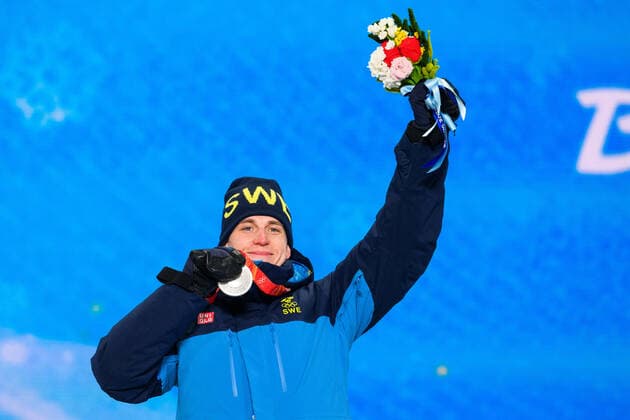 220219 Martin Ponsiluoma of Sweden celebrate with silver medal at the medal ceremony for men?s biathlon 15 km mass start during day 15 of the 2022 Winter Olympics on February 19, 2022 in Zhangjiakou. Photo: Vegard Grott BILDBYRAN kod VG VG0246 bbeng Olympic Games, Olympische Spiele, Olympia, OS olympics winter olympics os ol olympiska spel vinter-os olympiske leker peking peking 2022 beijing 2022 beijing 2022 olympic games beijing 2022 winter olympic games peking-os beijing-ol vinter-ol medaljceremoni medaljeseremoni celebration jubel sverige sweden silver Copyright: VEGARDxGRoTT BB220219VG067