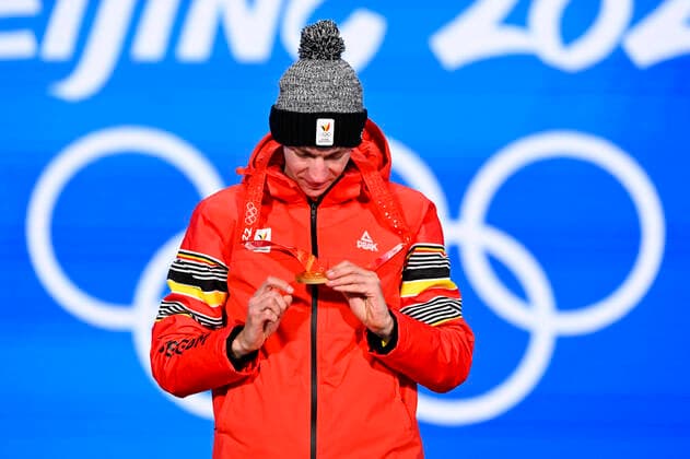 Belgian speed skater Bart Swings, winner of the gold medal celebrates on the podium of the medal ceremony of the men s mass start Speed skating, Eisschnelllauf event at the Beijing 2022 Winter Olympics in Beijing, China, Saturday 19 February 2022. Bart Swings won the gold medal. The winter Olympics are taking place from 4 February to 20 February 2022. LAURIExDIEFFEMBACQ  x11290070x