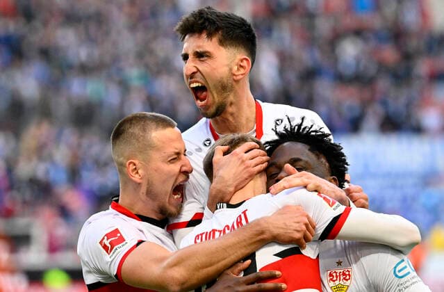 Bilder des Jahres 2022, Sport 02 Februar Sport Themen der Woche KW 07 TOR zum 1:0 Orel Mangala VfB Stuttgart (23) Torjubel mit Atakan Karazor Waldemar Anton VfB Stuttgart (02) VfB Stuttgart vs VfL Bochum BOC 19.02.2022 DFL REGULATIONS PROHIBIT ANY USE OF PHOTOGRAPHS AS IMAGE SEQUENCES AND OR QUASI-VIDEO VfB Stuttgart vs VfL Bochum BOC *** GOAL to 1 0 Orel Mangala VfB Stuttgart 23 Goal celebration with Atakan Karazor Waldemar Anton VfB Stuttgart 02 VfB Stuttgart vs VfL Bochum BOC 19 02 2022 DFL REGULATES PROHIBIT ANY USE OF PHOTOGRAPHS AS IMAGE SEQUENCES AND OR QUASI VIDEO VfB Stuttgart vs VfL Bochum BOC